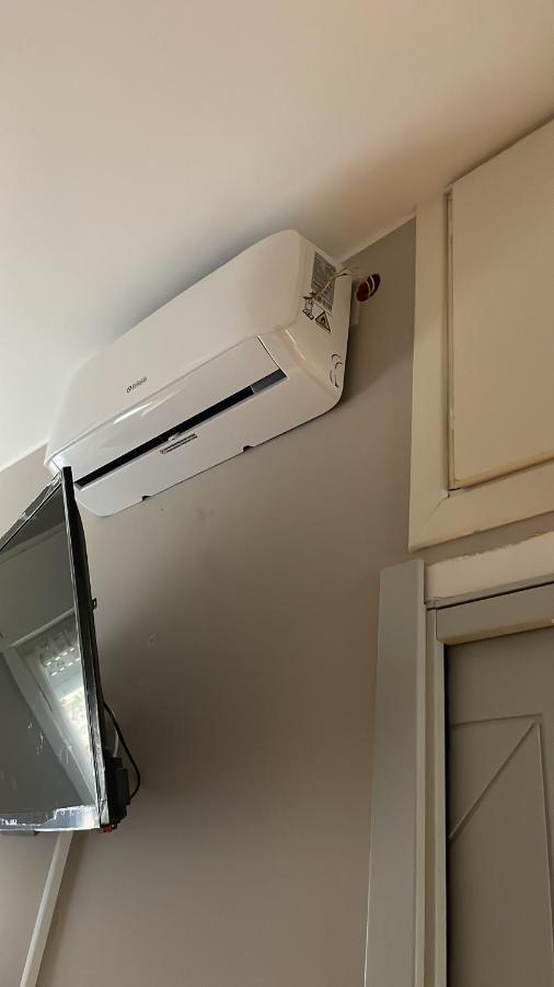 Impeccable Bnb In Milan Next To M1 Metro 10 Mins Away From Duomo Wi-Fi Feel Like Home Exterior foto